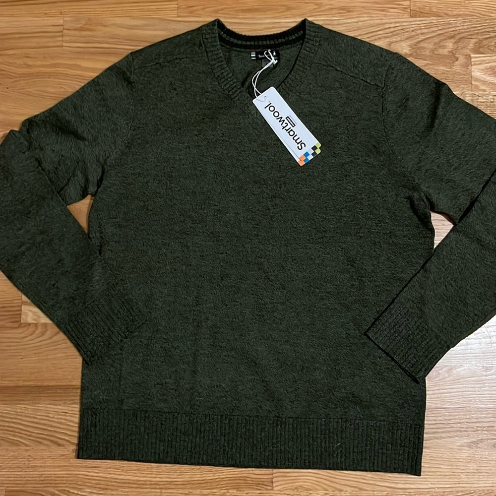 Men’s Smartwool V-neck lightweight wool sweater